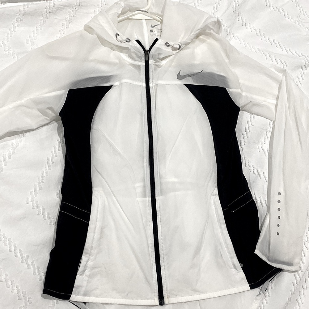 Nike windbreaker with adjustable waist band pockets and hoodie